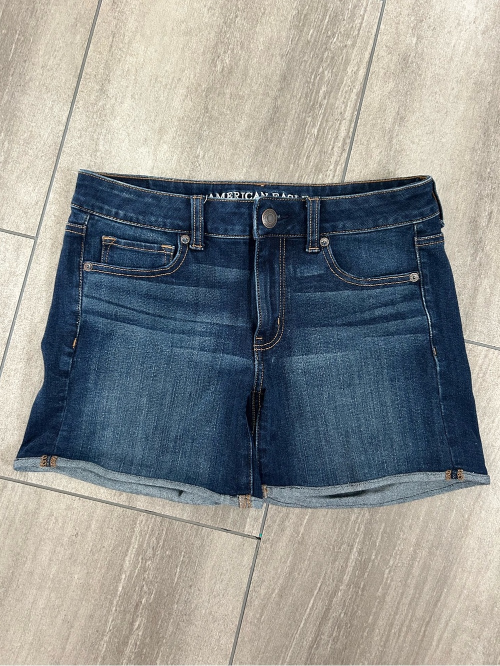 American Eagle 360 Super Stretch Midi Denim Shorts – Size 6